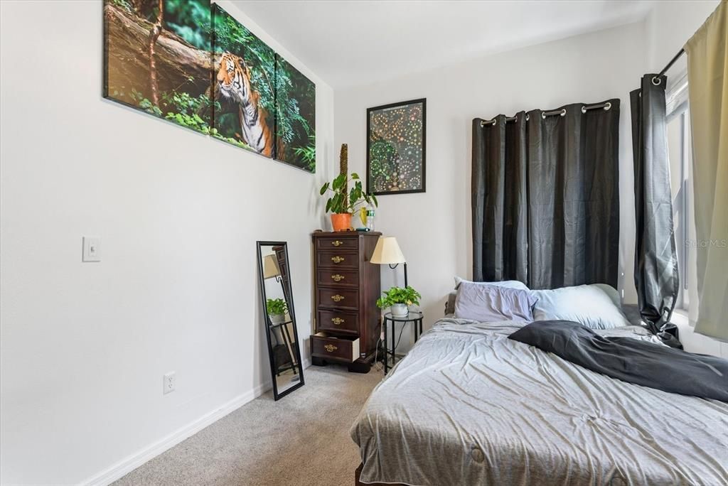 Active With Contract: $299,990 (2 beds, 2 baths, 1620 Square Feet)