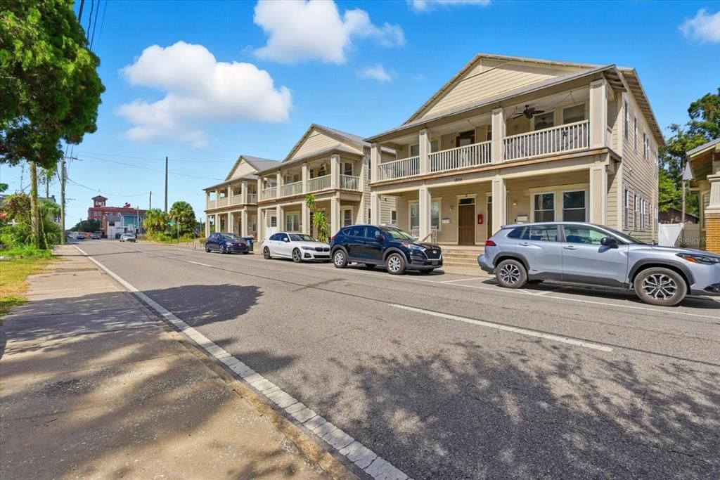 Active With Contract: $299,990 (2 beds, 2 baths, 1620 Square Feet)