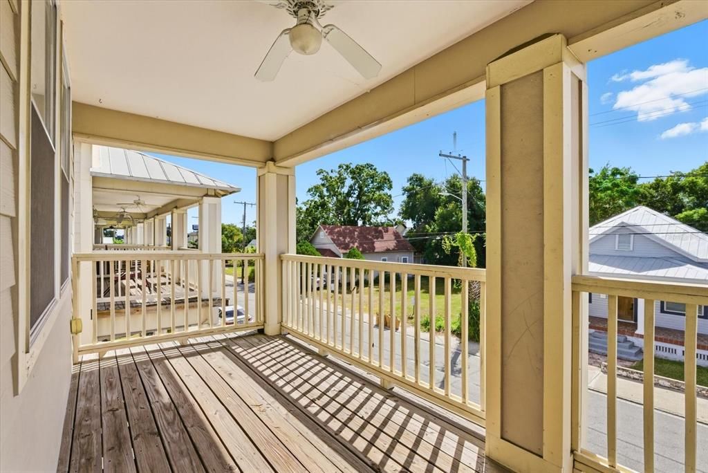 Active With Contract: $299,990 (2 beds, 2 baths, 1620 Square Feet)