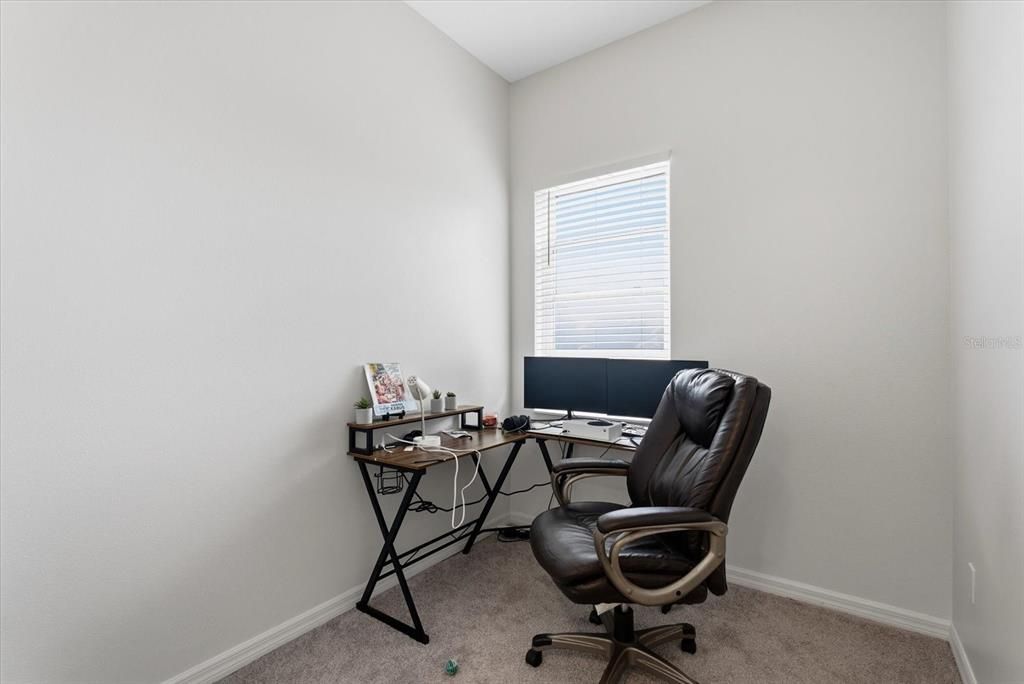 Active With Contract: $299,990 (2 beds, 2 baths, 1620 Square Feet)