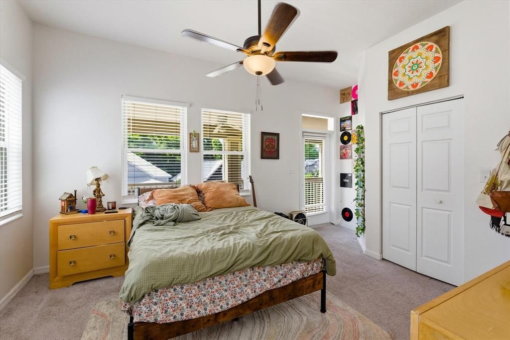 Active With Contract: $299,990 (2 beds, 2 baths, 1620 Square Feet)