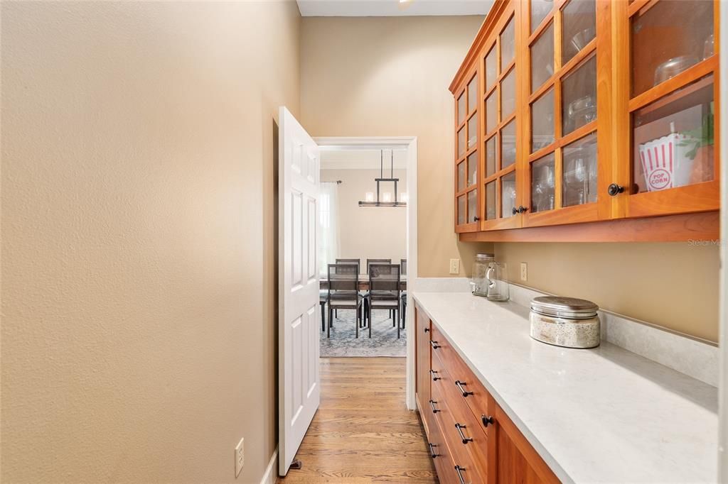 En Venta: $1,650,000 (4 camas, 3 baños, 3620 Pies cuadrados)