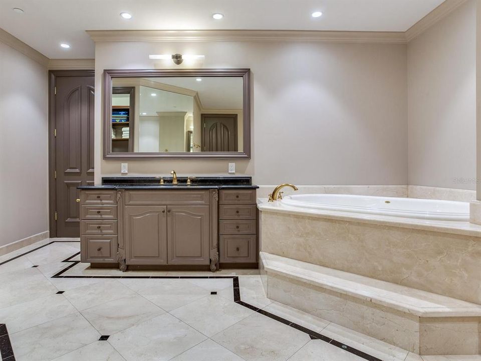 En Renta: $25,900 (5 camas, 5 baños, 6574 Pies cuadrados)