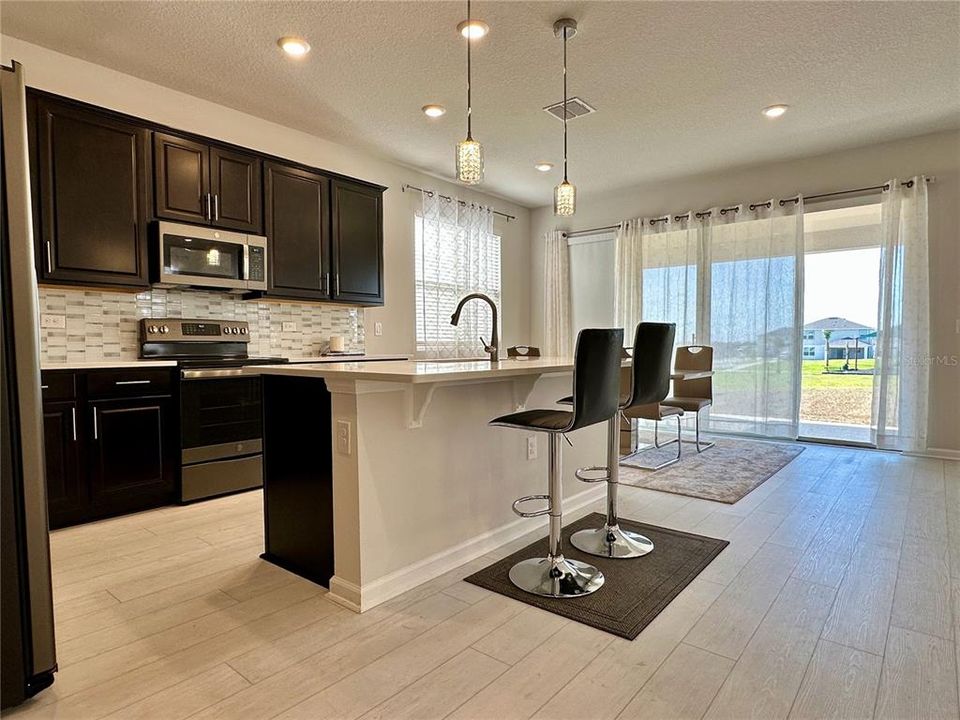 For Rent: $2,800 (5 beds, 3 baths, 2868 Square Feet)