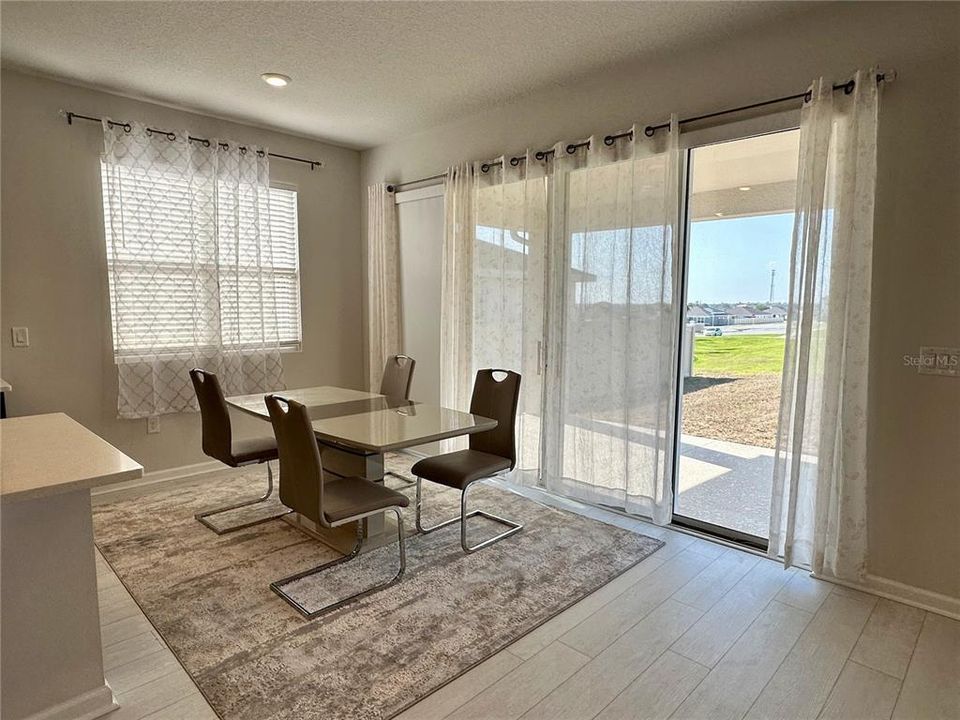 For Rent: $2,800 (5 beds, 3 baths, 2868 Square Feet)