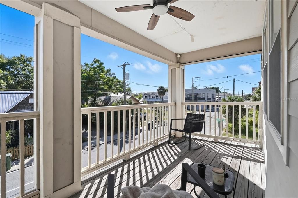 Active With Contract: $299,990 (2 beds, 2 baths, 1620 Square Feet)