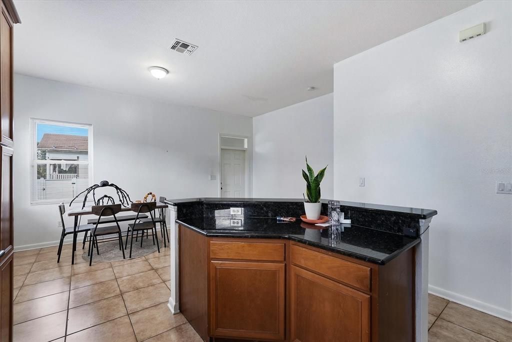 Active With Contract: $299,990 (2 beds, 2 baths, 1620 Square Feet)