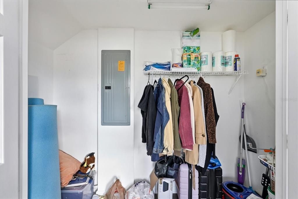 Active With Contract: $299,990 (2 beds, 2 baths, 1620 Square Feet)