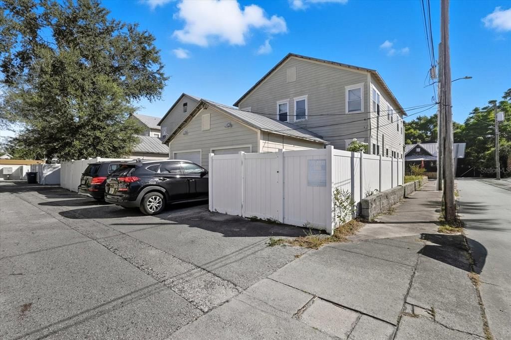 Active With Contract: $299,990 (2 beds, 2 baths, 1620 Square Feet)