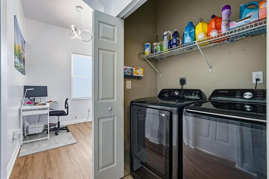 Active With Contract: $299,990 (2 beds, 2 baths, 1620 Square Feet)