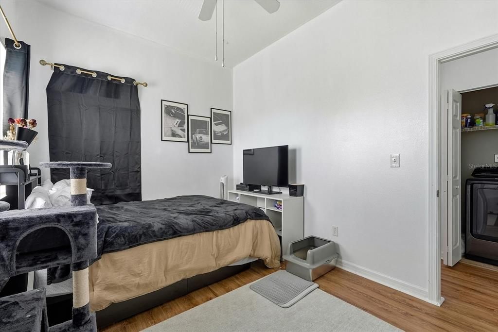 Active With Contract: $299,990 (2 beds, 2 baths, 1620 Square Feet)