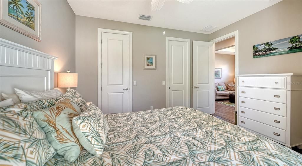 For Sale: $650,000 (2 beds, 2 baths, 1696 Square Feet)