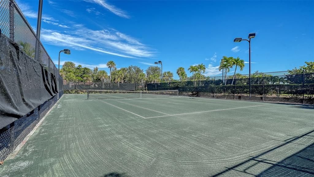 For Sale: $650,000 (2 beds, 2 baths, 1696 Square Feet)