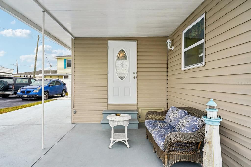 For Sale: $79,900 (1 beds, 1 baths, 884 Square Feet)