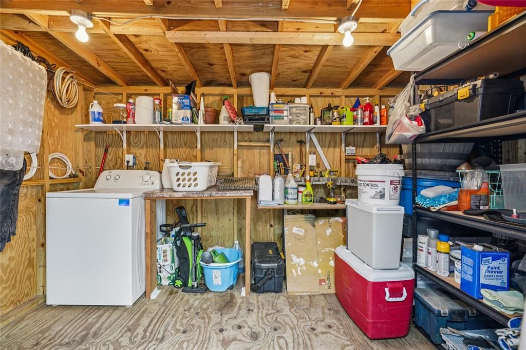 For Sale: $79,900 (1 beds, 1 baths, 884 Square Feet)