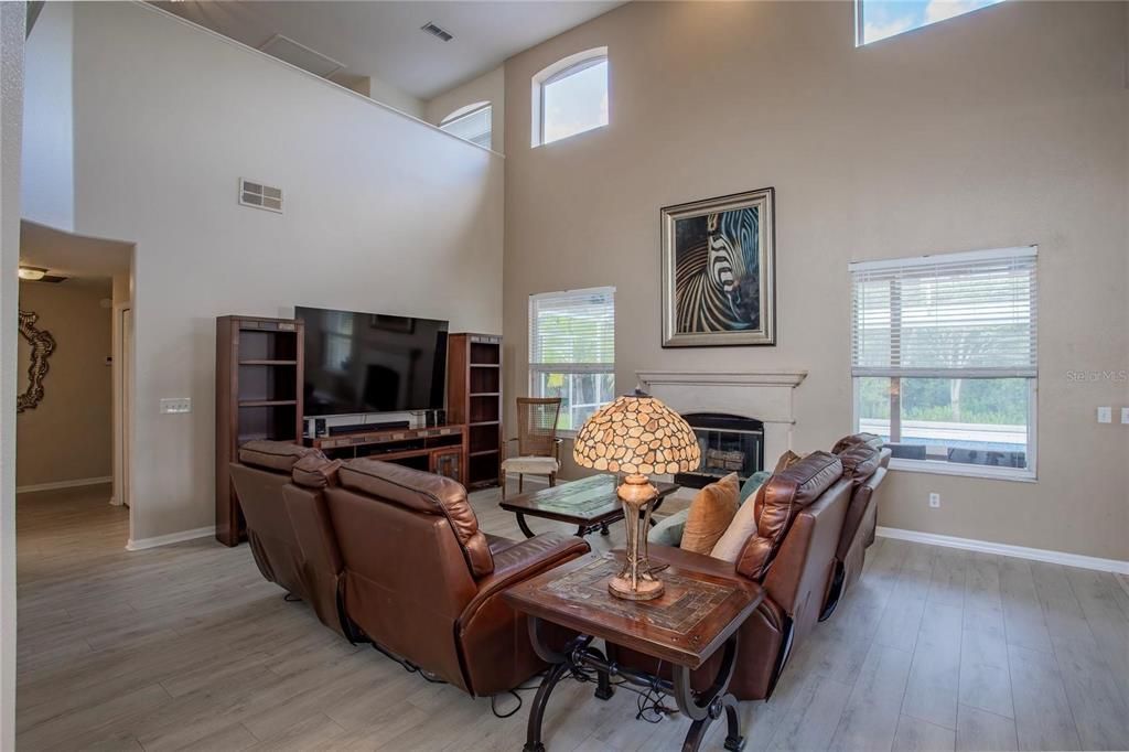 For Rent: $3,890 (5 beds, 4 baths, 2906 Square Feet)