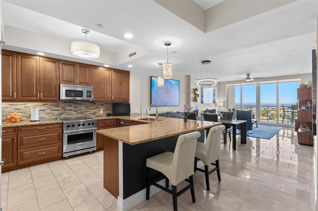 For Rent: $5,500 (2 beds, 2 baths, 1710 Square Feet)