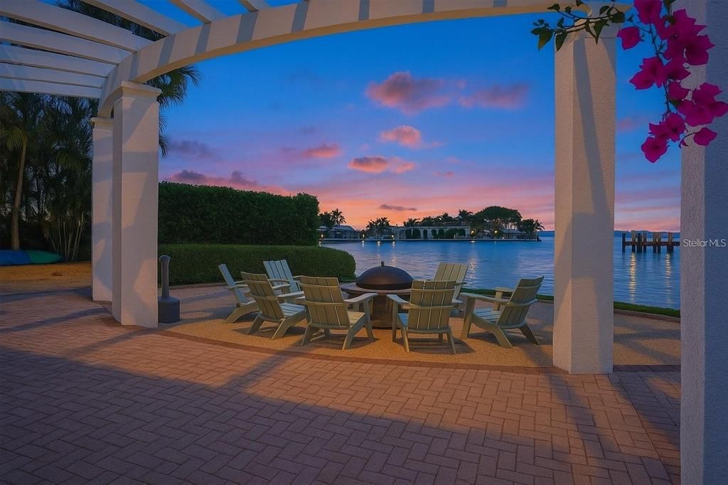 For Rent: $5,500 (2 beds, 2 baths, 1710 Square Feet)