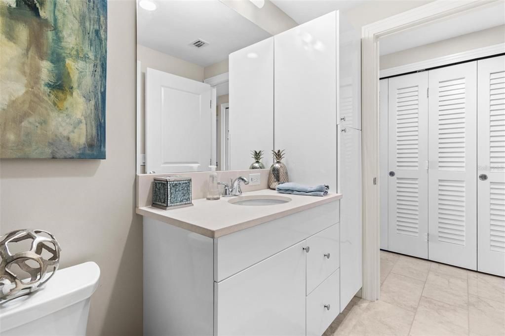 For Rent: $5,500 (2 beds, 2 baths, 1710 Square Feet)