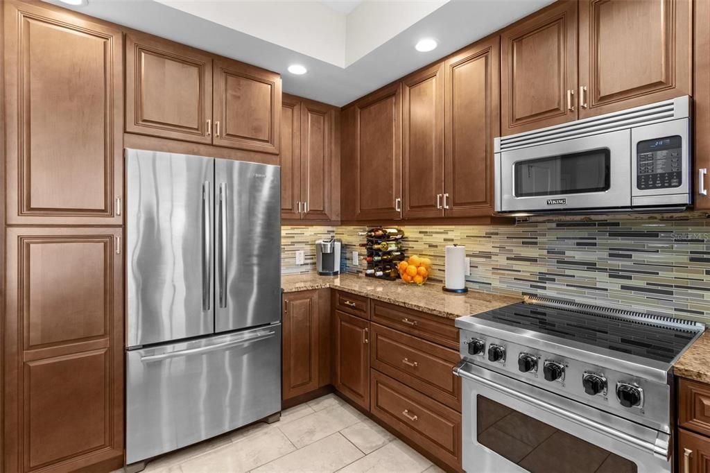 For Rent: $5,500 (2 beds, 2 baths, 1710 Square Feet)