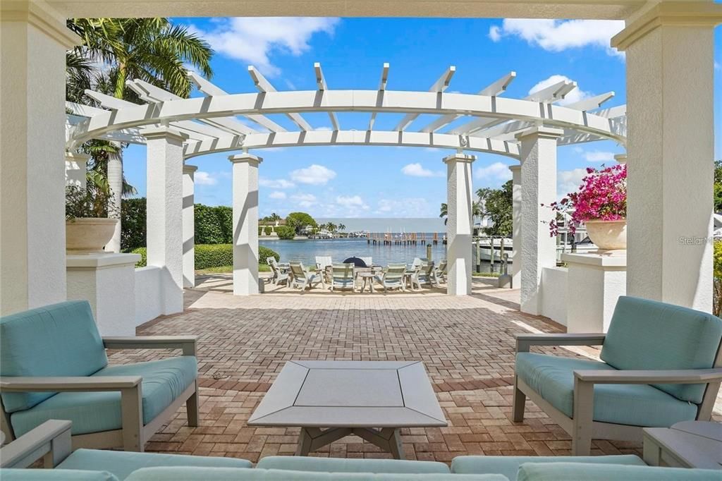 For Rent: $5,500 (2 beds, 2 baths, 1710 Square Feet)