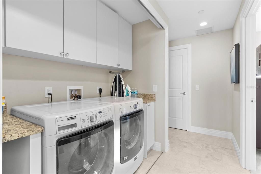 For Rent: $5,500 (2 beds, 2 baths, 1710 Square Feet)