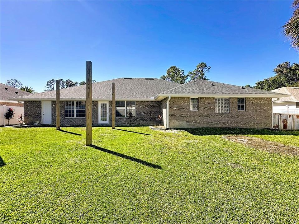 Activo con contrato: $354,000 (4 camas, 3 baños, 2958 Pies cuadrados)