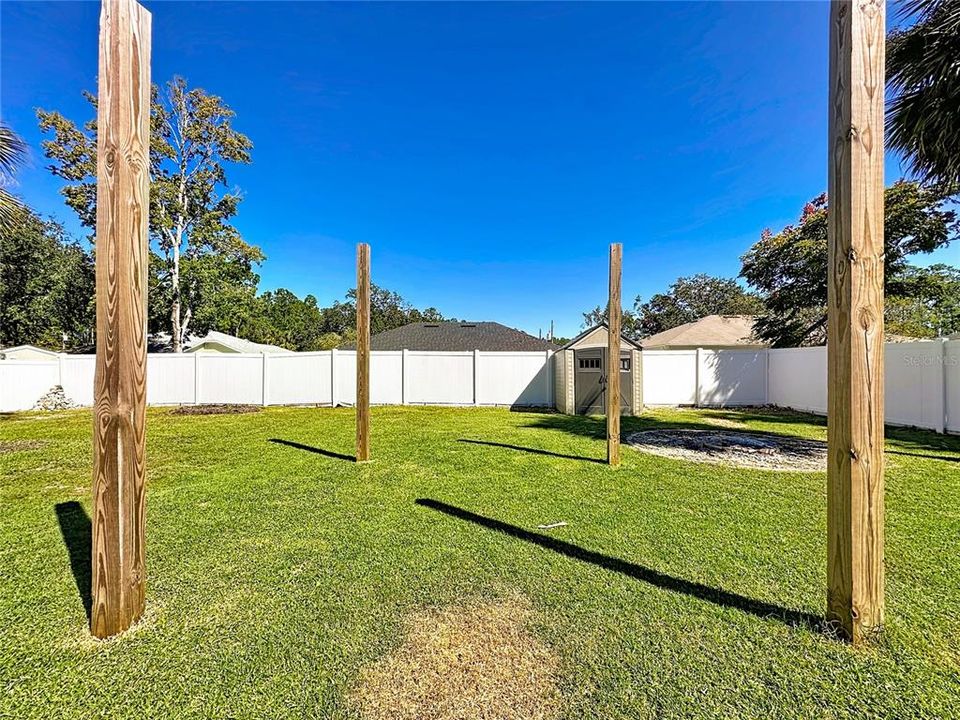 Activo con contrato: $354,000 (4 camas, 3 baños, 2958 Pies cuadrados)