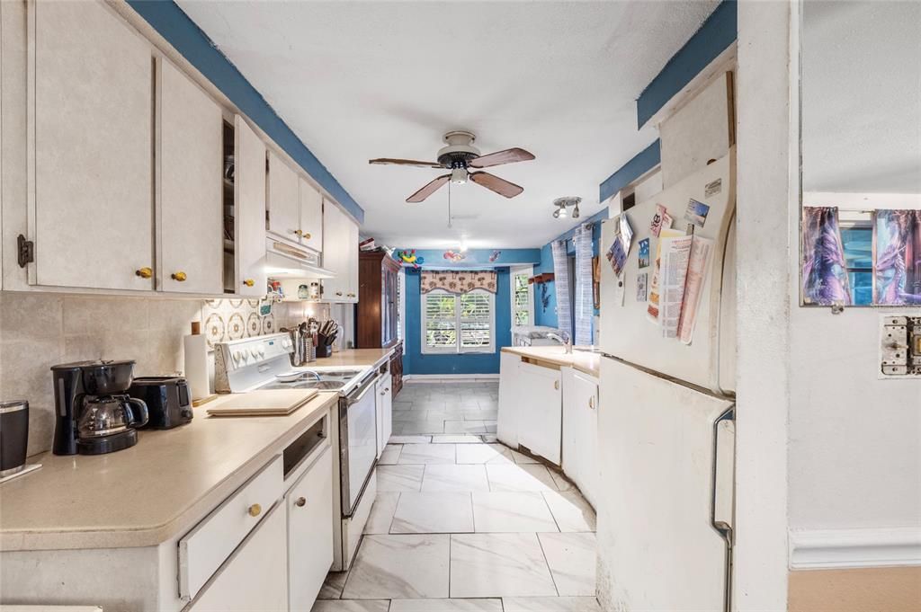 待售: $175,000 (2 贝兹, 2 浴室, 1534 平方英尺)