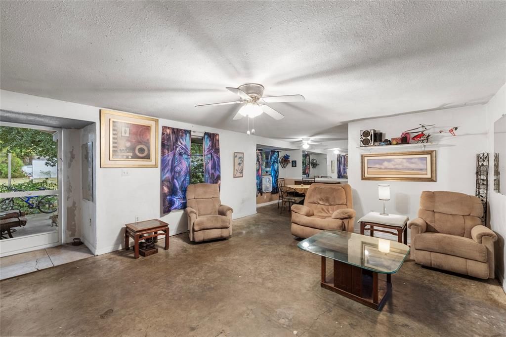 待售: $175,000 (2 贝兹, 2 浴室, 1534 平方英尺)