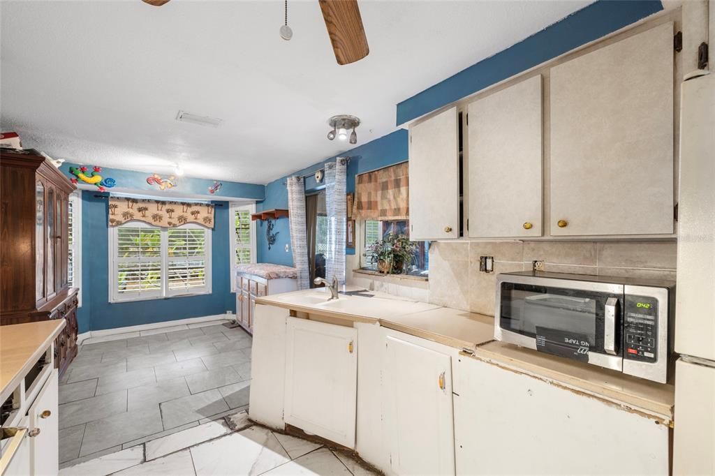 待售: $175,000 (2 贝兹, 2 浴室, 1534 平方英尺)