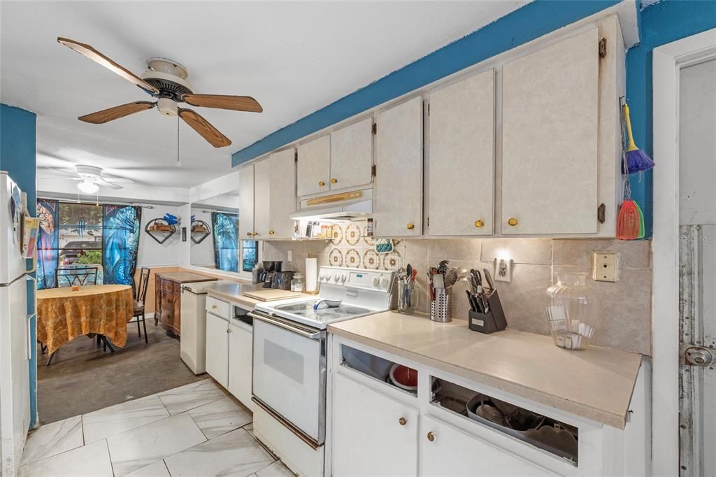 待售: $175,000 (2 贝兹, 2 浴室, 1534 平方英尺)