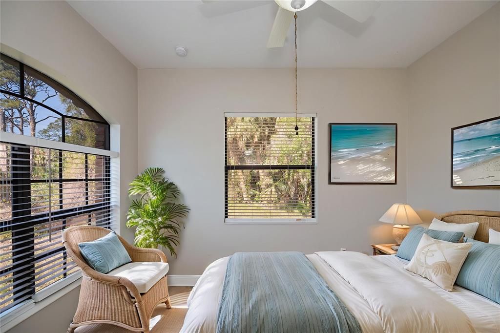 待售: $449,000 (4 贝兹, 2 浴室, 2142 平方英尺)