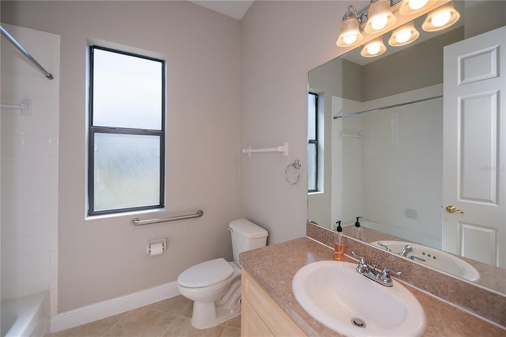 待售: $449,000 (4 贝兹, 2 浴室, 2142 平方英尺)