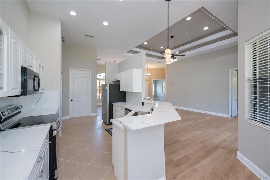 待售: $449,000 (4 贝兹, 2 浴室, 2142 平方英尺)