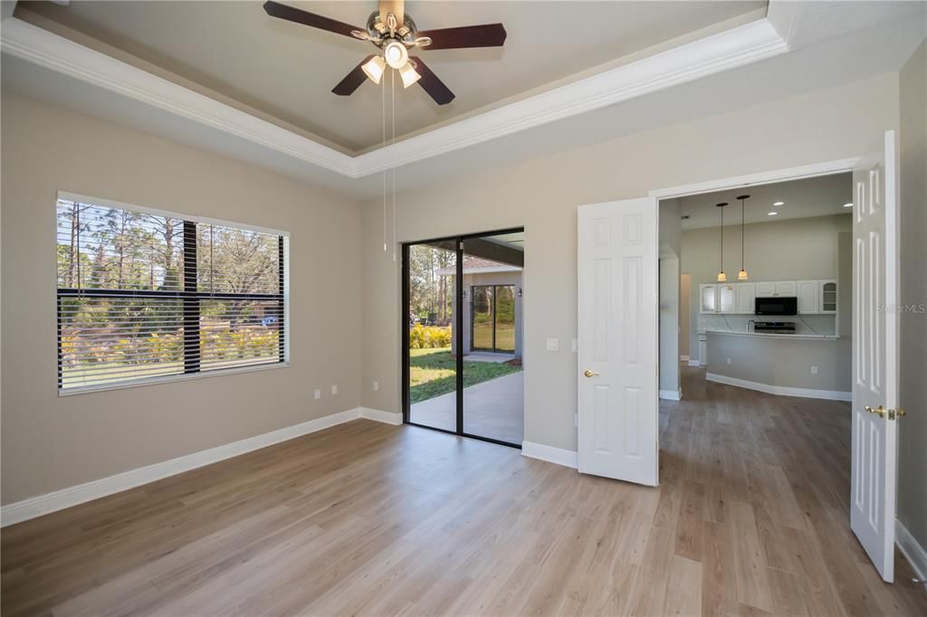 待售: $449,000 (4 贝兹, 2 浴室, 2142 平方英尺)