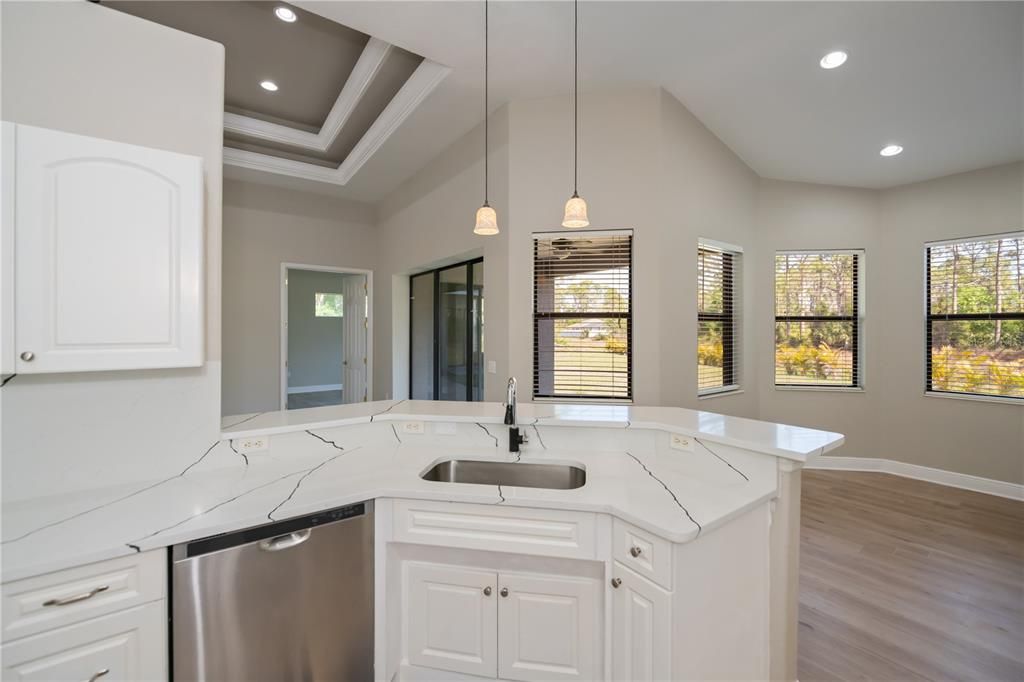 待售: $449,000 (4 贝兹, 2 浴室, 2142 平方英尺)