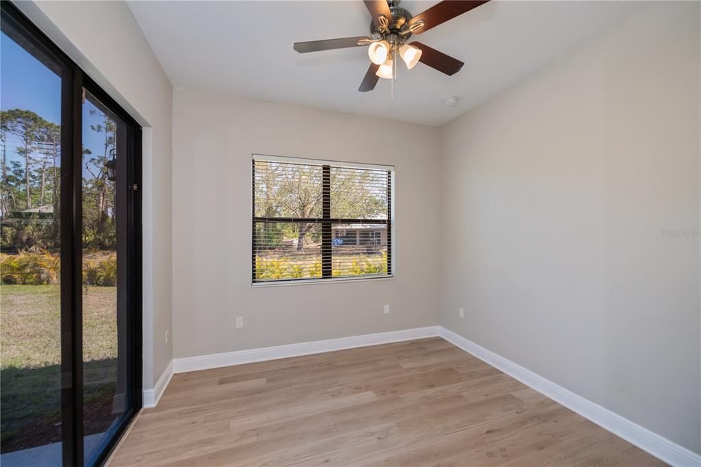 待售: $449,000 (4 贝兹, 2 浴室, 2142 平方英尺)