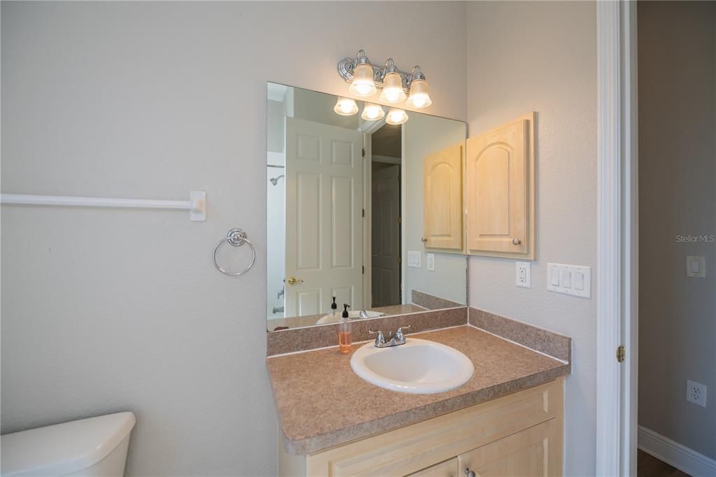 待售: $449,000 (4 贝兹, 2 浴室, 2142 平方英尺)