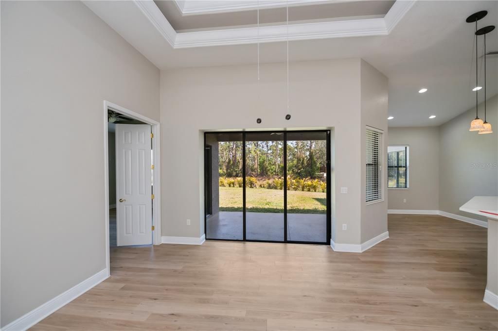 待售: $449,000 (4 贝兹, 2 浴室, 2142 平方英尺)