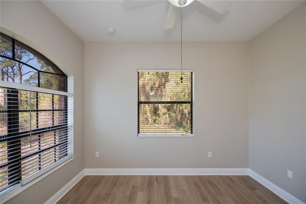 待售: $449,000 (4 贝兹, 2 浴室, 2142 平方英尺)