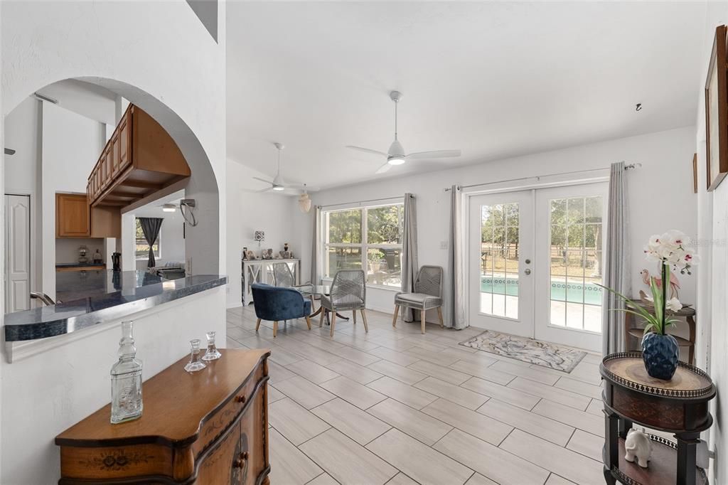 En Venta: $585,000 (3 camas, 2 baños, 2232 Pies cuadrados)