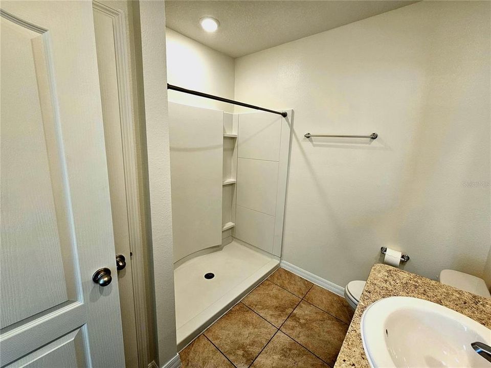 For Rent: $2,300 (3 beds, 2 baths, 1674 Square Feet)