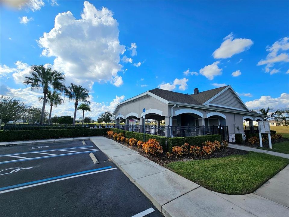 For Rent: $2,300 (3 beds, 2 baths, 1674 Square Feet)