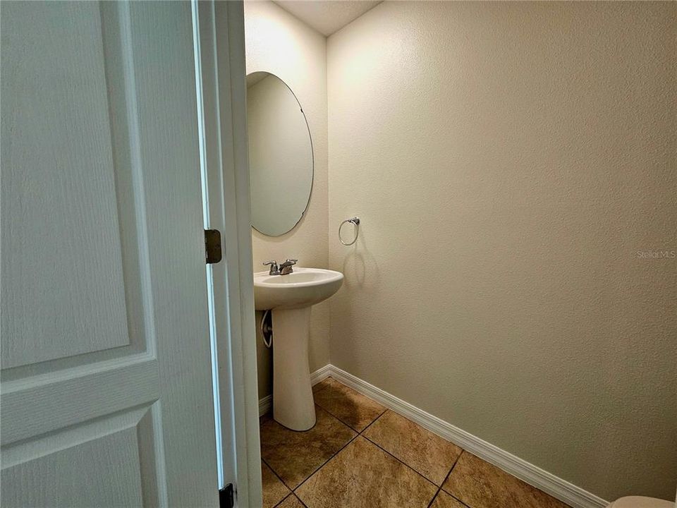 For Rent: $2,300 (3 beds, 2 baths, 1674 Square Feet)