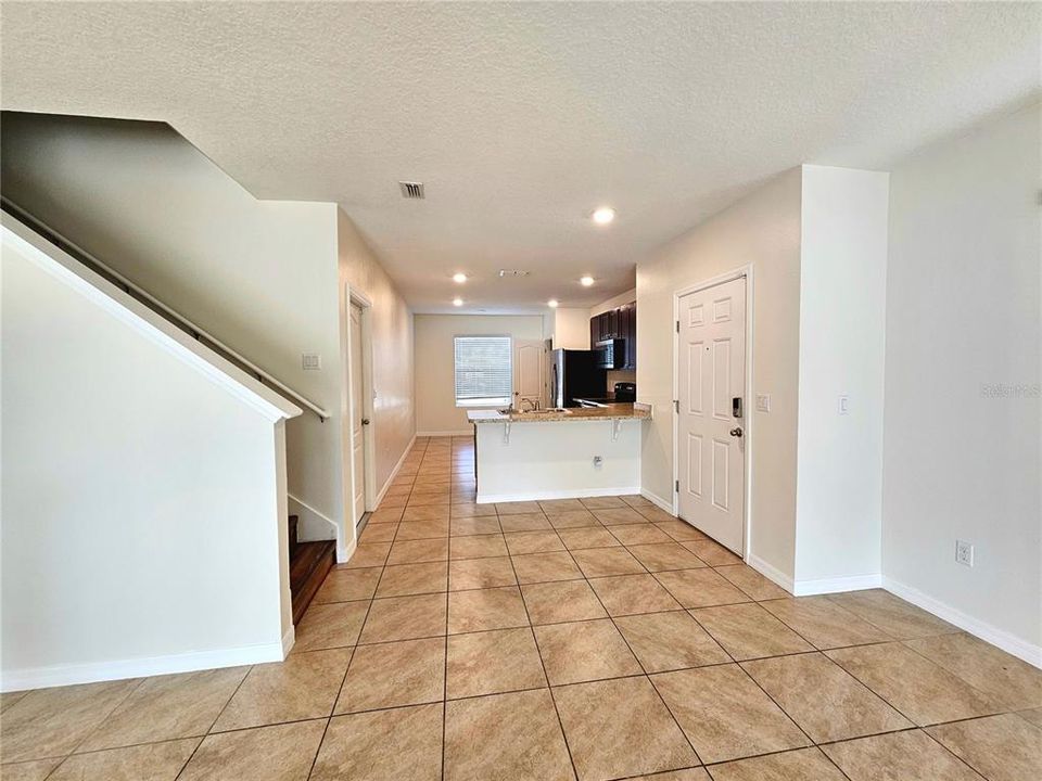 For Rent: $2,300 (3 beds, 2 baths, 1674 Square Feet)