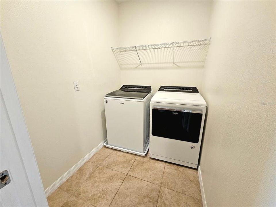 For Rent: $2,300 (3 beds, 2 baths, 1674 Square Feet)