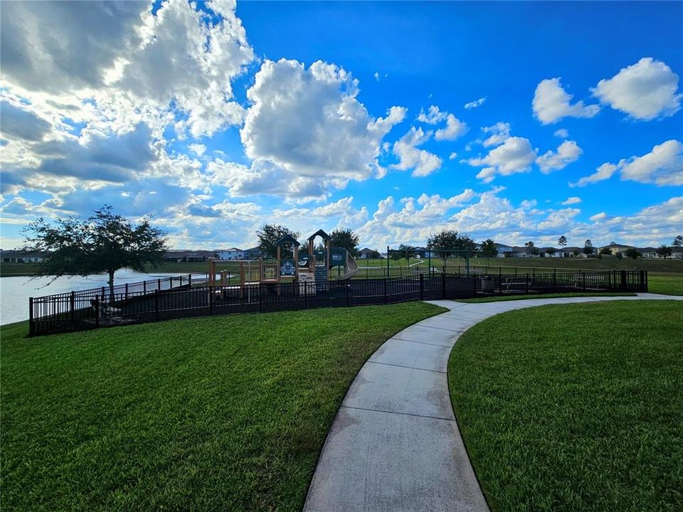 For Rent: $2,300 (3 beds, 2 baths, 1674 Square Feet)