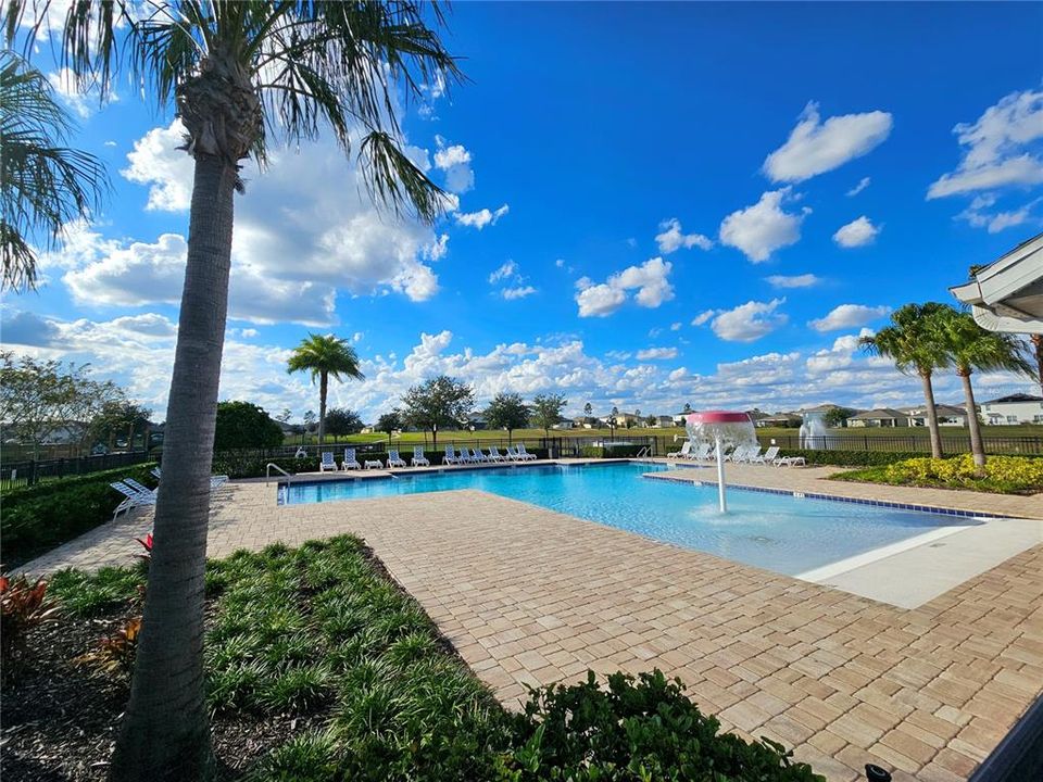 For Rent: $2,300 (3 beds, 2 baths, 1674 Square Feet)