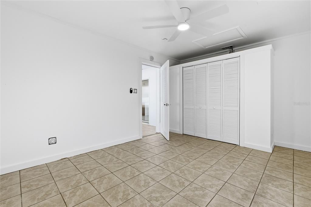 Под контрактом: $299,000 (3 спален, 2 ванн, 1827 Квадратных фут)